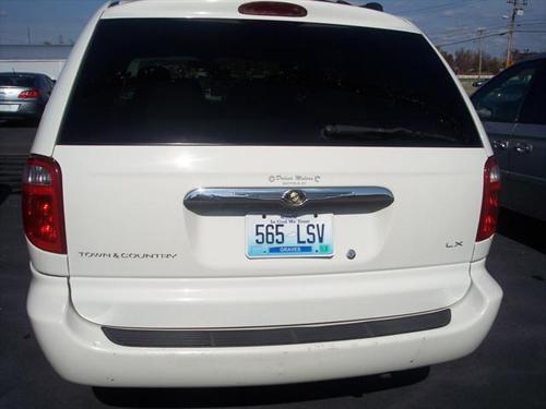 Chrysler Town and Country 2001 photo 5