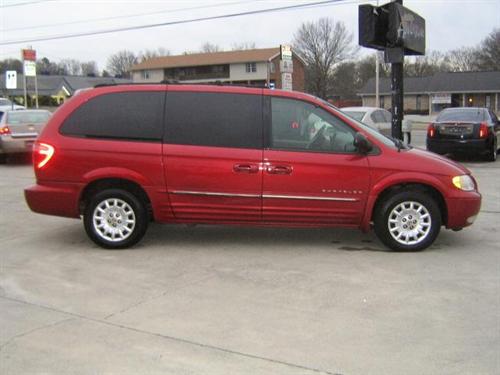 Chrysler Town and Country 2001 photo 4