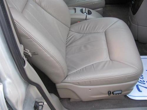 Chrysler Town and Country 2001 photo 1