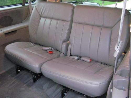 Chrysler Town and Country 2001 photo 4