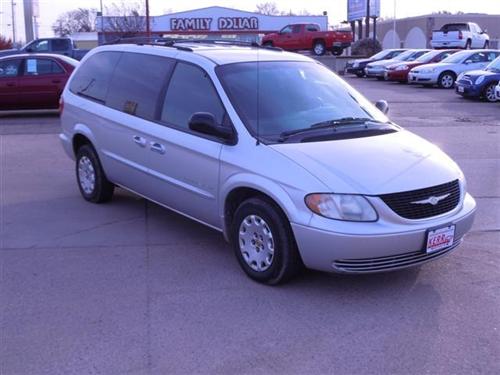 Chrysler Town and Country 2001 photo 1