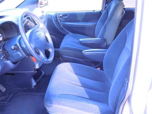 Chrysler Town and Country 2001 photo 4
