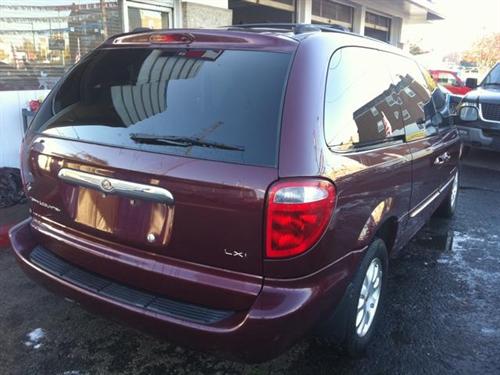 Chrysler Town and Country 2001 photo 1