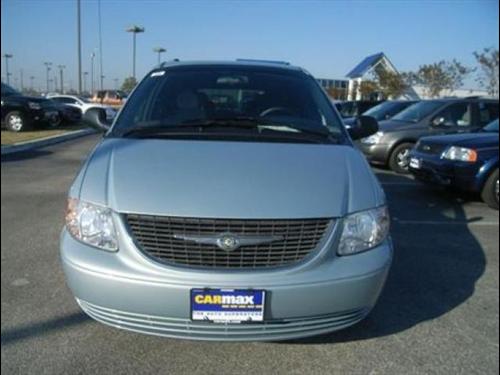 Chrysler Town and Country 2001 photo 1