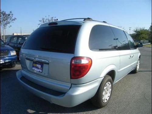 Chrysler Town and Country 2001 photo 4