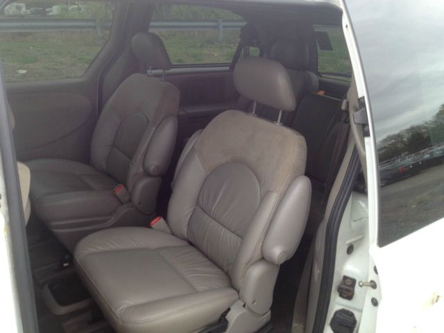 Chrysler Town and Country SLT 25 MiniVan