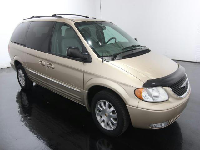 Chrysler Town and Country 2001 photo 1