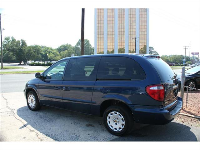 Chrysler Town and Country 2002 photo 3