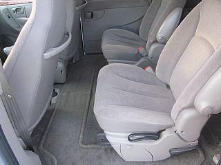 Chrysler Town and Country 2002 photo 5