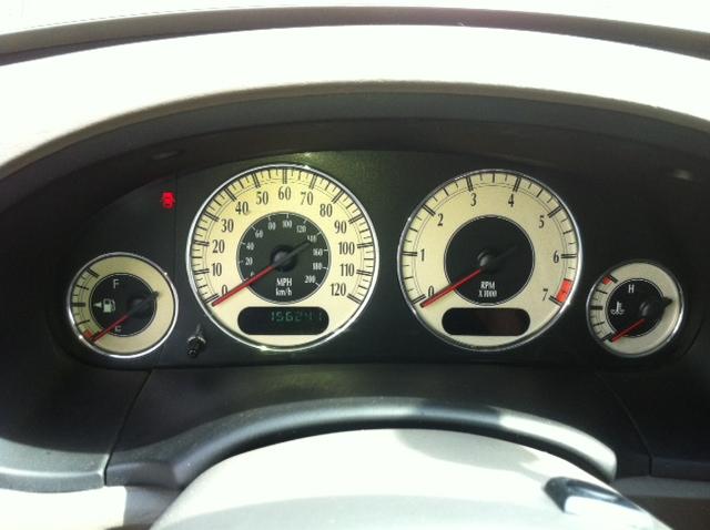 Chrysler Town and Country 2002 photo 2