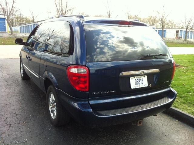 Chrysler Town and Country 2002 photo 5