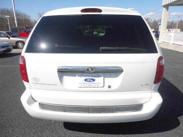 Chrysler Town and Country S Sedan Under FULL Factory Warranty MiniVan