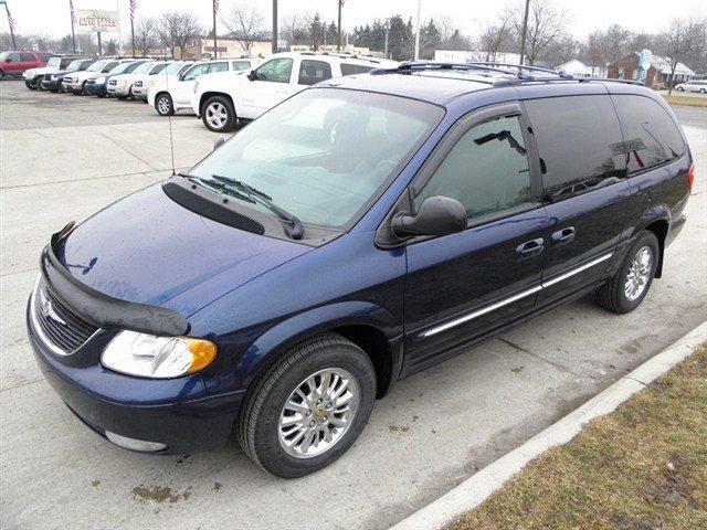Chrysler Town and Country SLT 25 MiniVan