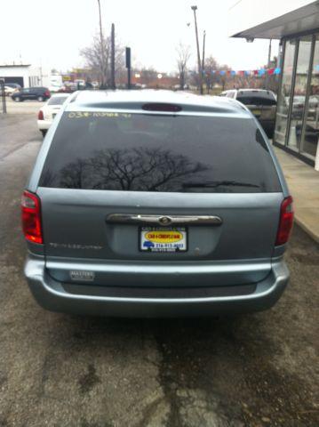 Chrysler Town and Country 2002 photo 5