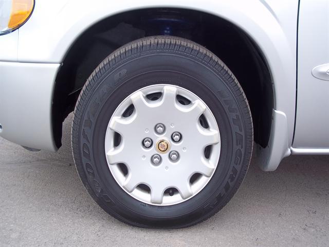 Chrysler Town and Country 2002 photo 5