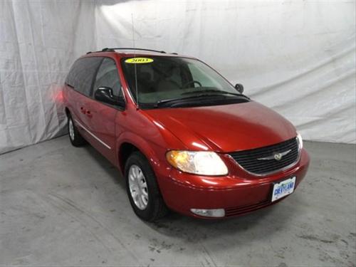 Chrysler Town and Country 2003 photo 1