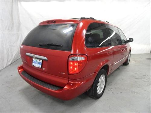 Chrysler Town and Country 2003 photo 4