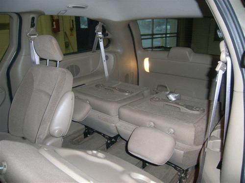 Chrysler Town and Country 2003 photo 1