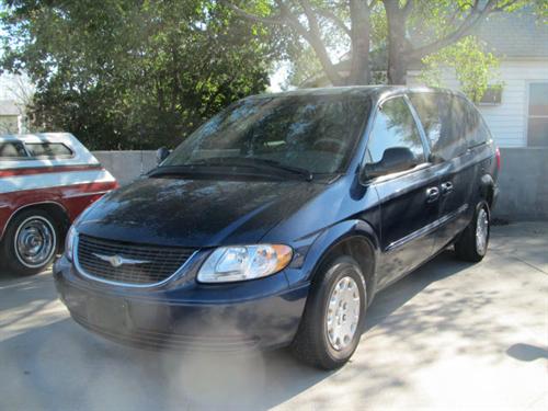 Chrysler Town and Country 2003 photo 5