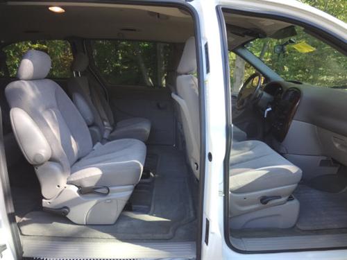 Chrysler Town and Country 2003 photo 1
