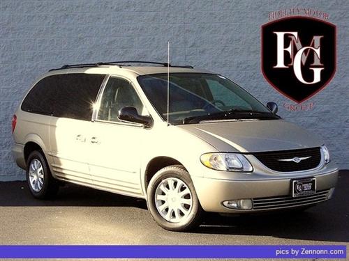 Chrysler Town and Country S Sedan Under FULL Factory Warranty Other