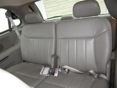 Chrysler Town and Country 2003 photo 2