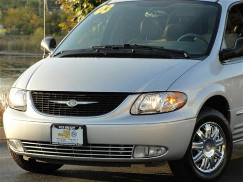 Chrysler Town and Country 2003 photo 1
