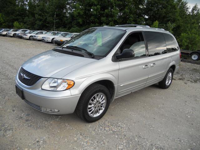Chrysler Town and Country SLT 25 MiniVan