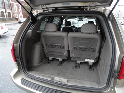 Chrysler Town and Country 2003 photo 2
