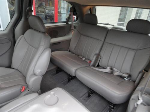 Chrysler Town and Country 2003 photo 4