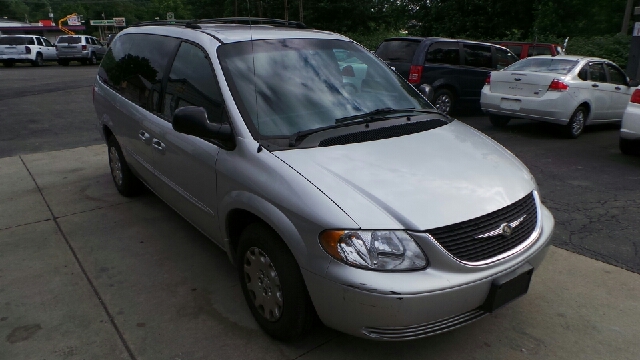 Chrysler Town & Country 2003 photo 0