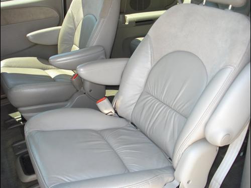 Chrysler Town and Country 2003 photo 5
