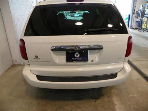 Chrysler Town and Country 2003 photo 5