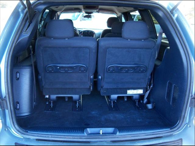Chrysler Town and Country 2003 photo 5