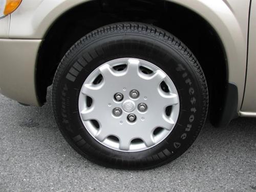 Chrysler Town and Country 2003 photo 2