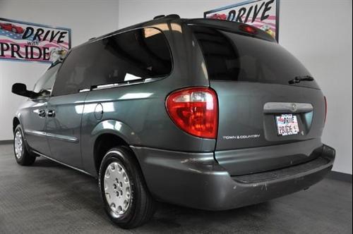 Chrysler Town and Country 2003 photo 4