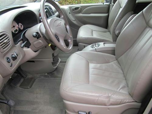 Chrysler Town and Country 2003 photo 4