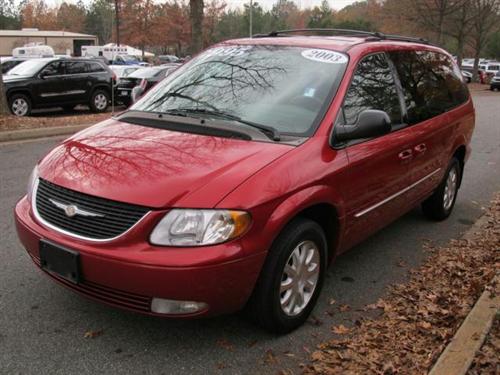 Chrysler Town and Country 2003 photo 5