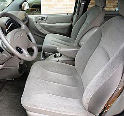 Chrysler Town and Country 2003 photo 4