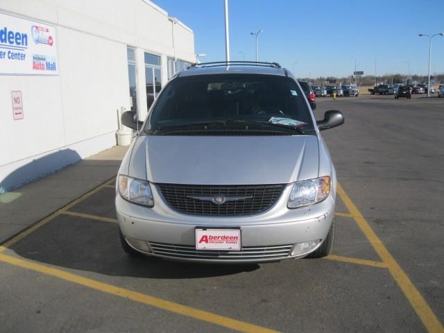 Chrysler Town and Country 2003 photo 4