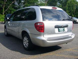 Chrysler Town and Country 2003 photo 4