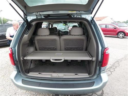 Chrysler Town and Country 2003 photo 1