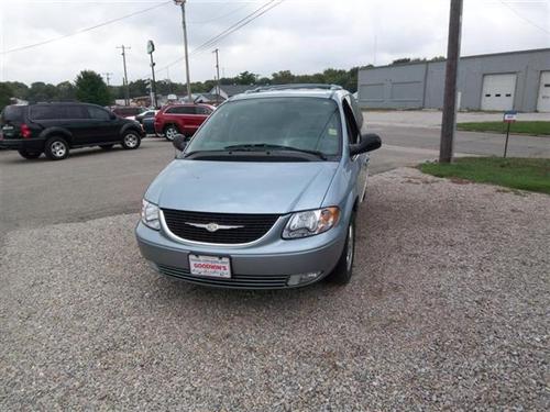 Chrysler Town and Country 2003 photo 4