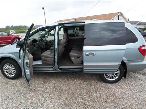Chrysler Town and Country 2003 photo 5