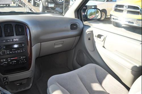 Chrysler Town and Country 2003 photo 1