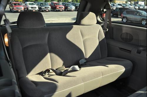 Chrysler Town and Country 2003 photo 4