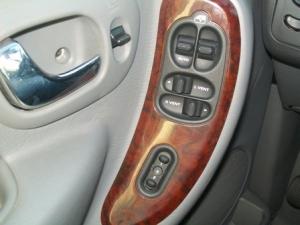 Chrysler Town and Country 2004 photo 5