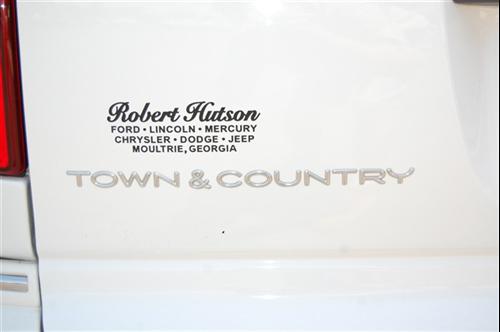 Chrysler Town and Country 2005 photo 1