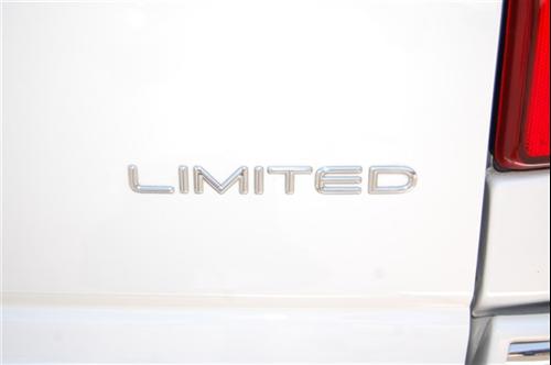 Chrysler Town and Country 2005 photo 4