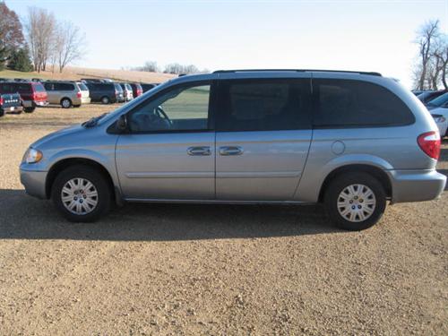 Chrysler Town and Country 2005 photo 5